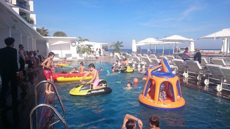 Anniversaire piscine Yacht Club