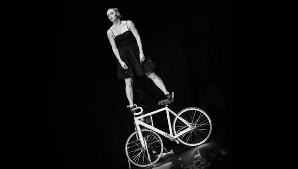 Bicyclette-acro-03-Eklabul-Evenements.jpg
