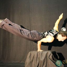 Comment un spectacle de contorsion peut éblouir lors de votre gala annuel