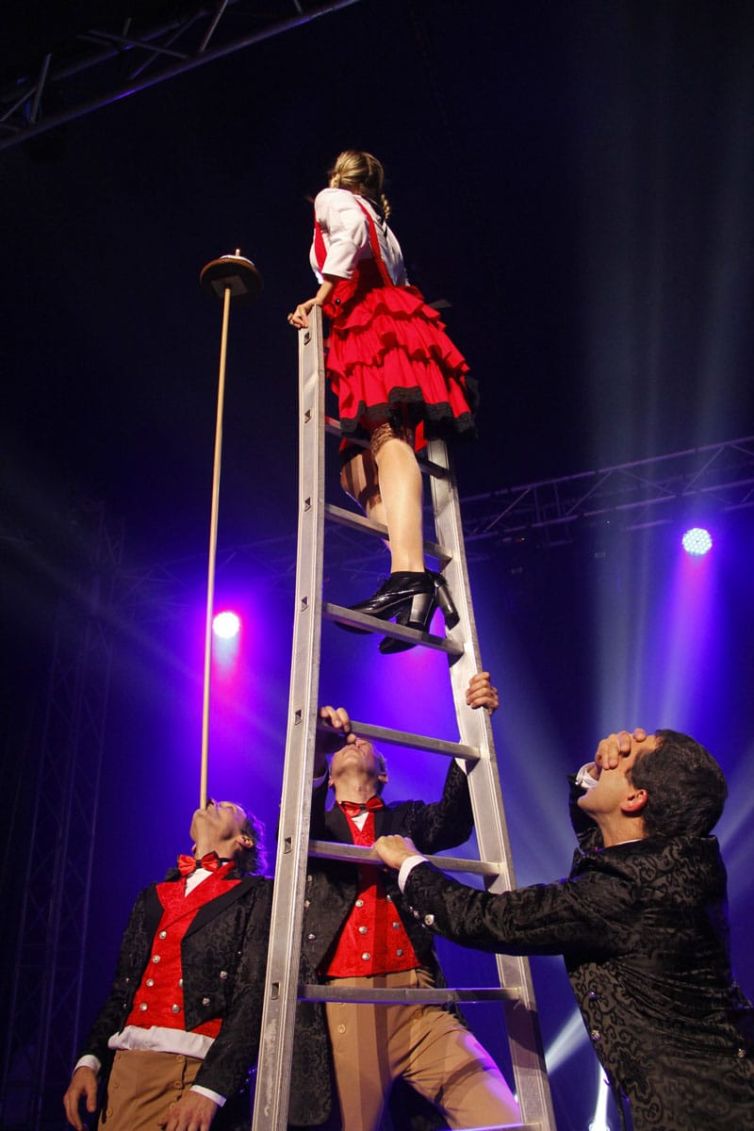 COMEDIENS ET PERSONNAGES