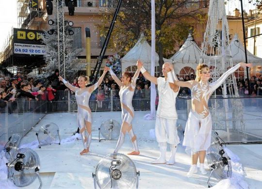 spectacle Symphonie Blanche à Cagnes sur Mer Noel 2015 - Eklabul