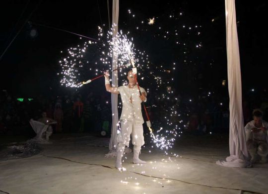Artifices et jonglerie pyrotechnique - Eklabul Evenements