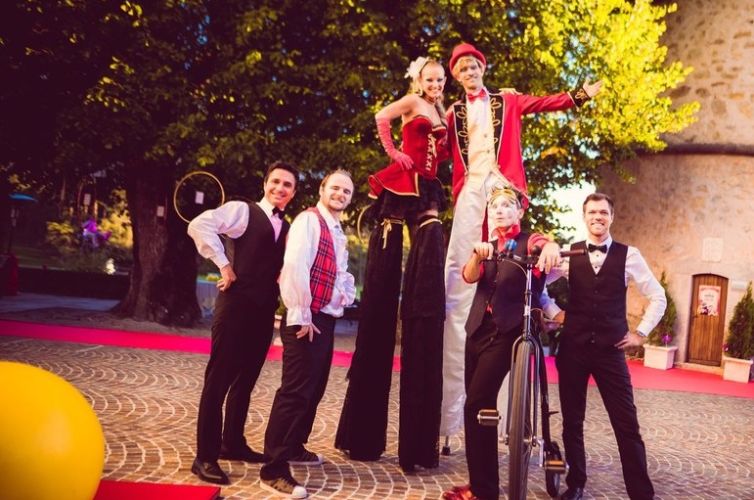 Circus wedding at the Château de Taulane