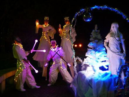 Light up parade for Beaulieu's Christmas