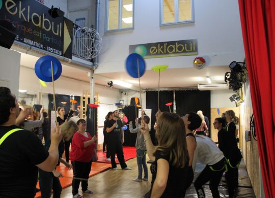 Team Building cirque 15 - Eklabul Evenements