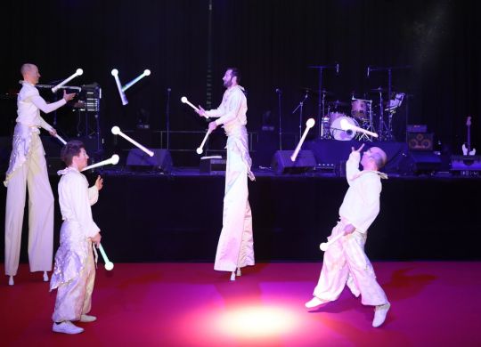 Jongleurs lumineux 06 - Eklabul Evénements