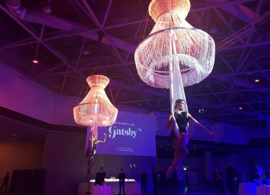 Lustre champagne aérien 05 - Eklabul Evenements