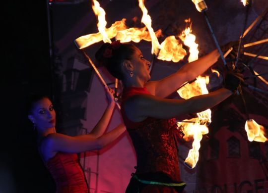 L'Allumeur de Réverbères Juillet 2019 Allumeur de réverbères Grimaud 13 - Eklabul evenements