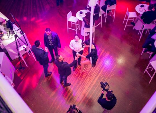 Les avantages d'animations interactives pour l'engagement lors de salons professionnels Service champagne Paris - Janvier 2020 04 - Eklabul evenements