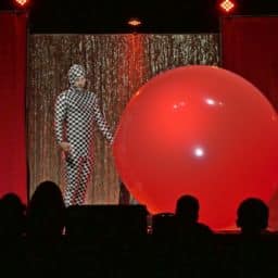 L'homme ballon : une animation surprenante pour les fêtes scolaires
