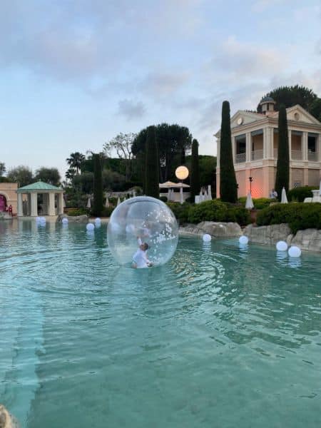 Le spectacle sur l'eau : bulles aquatiques et fontaine lumineuse