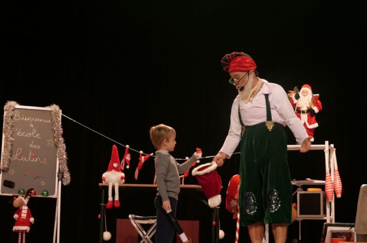 FÊTES & ARBRES DE NOËL L’ÉCOLE DES LUTINS