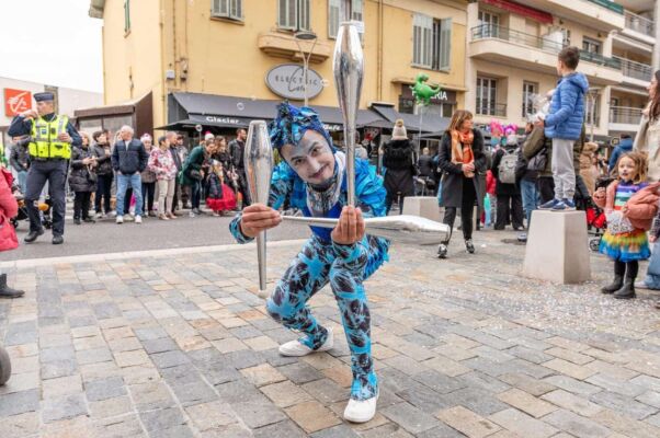 JUGGLING AND MANIPULATION