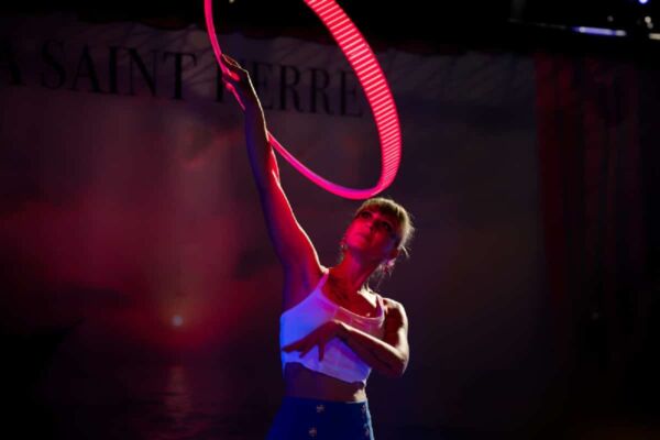 JUGGLING AND MANIPULATION