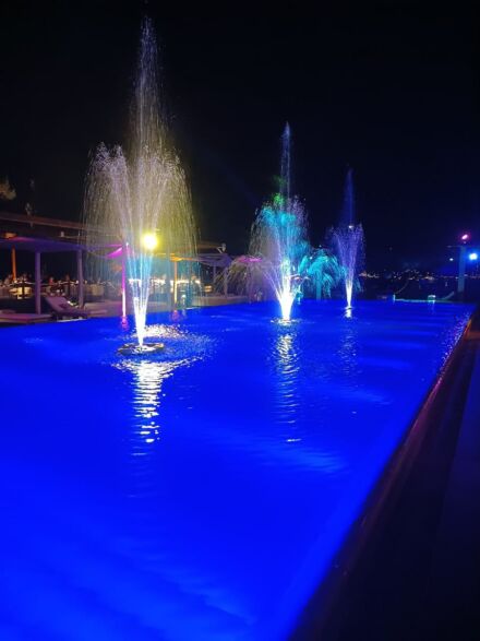 FLOATING LIGHT FOUNTAINS