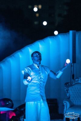 JUGGLING AND MANIPULATION