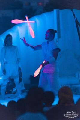 JUGGLING AND MANIPULATION