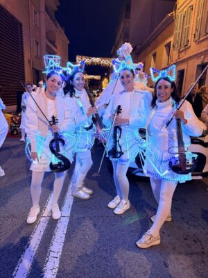 Parade White Mistery