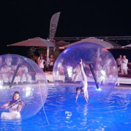 Des performances aquatiques pour sublimer votre lancement de produit