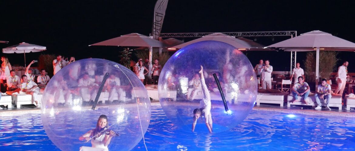 Des performances aquatiques pour sublimer votre lancement de produit soirée-nikki-beach-monaco-15-Eklabul-evenements